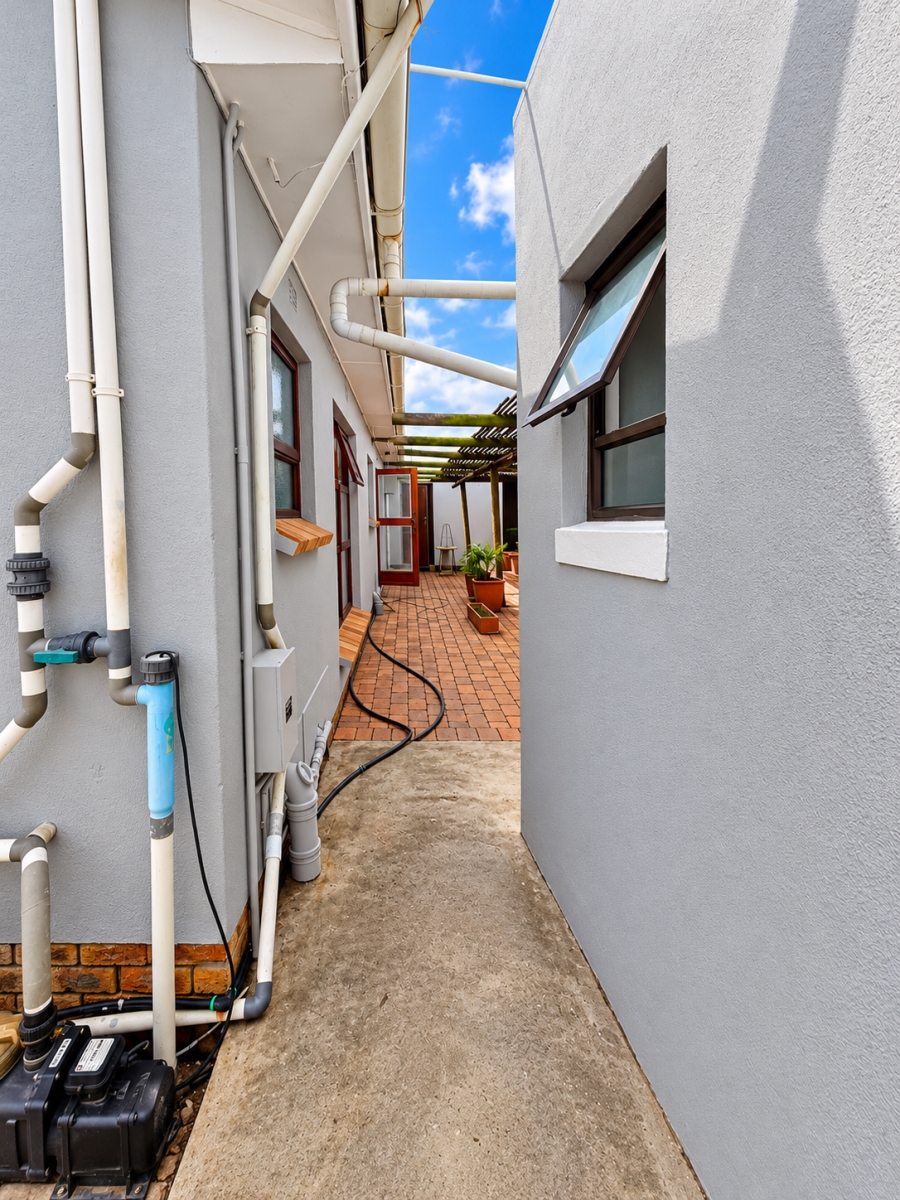 4 Bedroom Property for Sale in Bothasig Western Cape